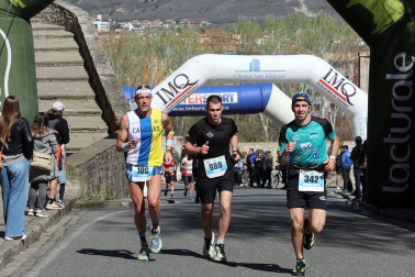 Fotos de la X Media Maratón Zubiri-Pamplona. |