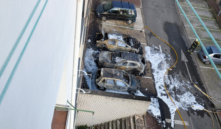 Los automóviles quedaron totalmente destruidos en un suceso ocurrido este lunes, 23 de marzo, a primera hora de la tarde.