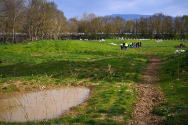 Fotos de la rehabilitación del molino de Ilundáin en el parque fluvial del Arga