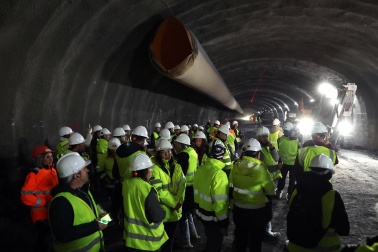 Foto de la visita de autoridades a las obras del nuevo túnel de Belate