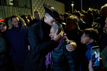 Fotos del homenaje a Laso y Albisu a la salida del Navarra Arena