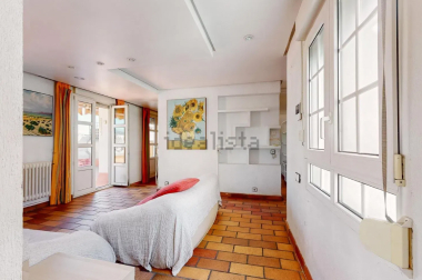 Salón con acceso a una de las terrazas