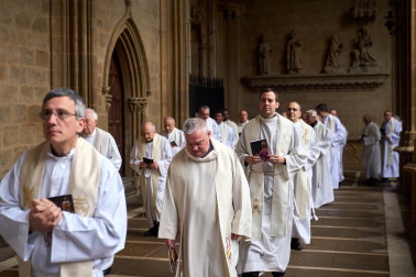 Celebración de la misa crismal en la Catedral de Pamplona