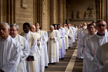Celebración de la misa crismal en la Catedral de Pamplona