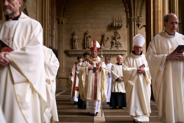 Celebración de la misa crismal en la Catedral de Pamplona