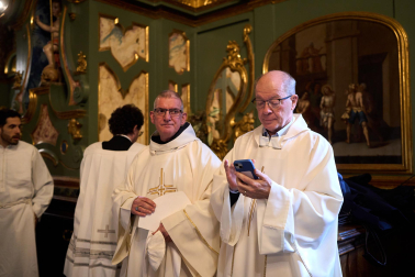 Celebración de la misa crismal en la Catedral de Pamplona