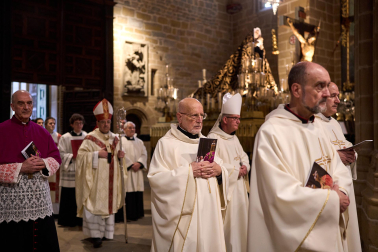 Celebración de la misa crismal en la Catedral de Pamplona