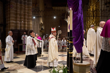 Celebración de la misa crismal en la Catedral de Pamplona