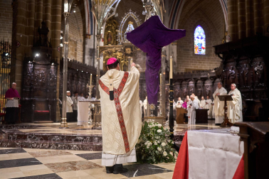 Celebración de la misa crismal en la Catedral de Pamplona