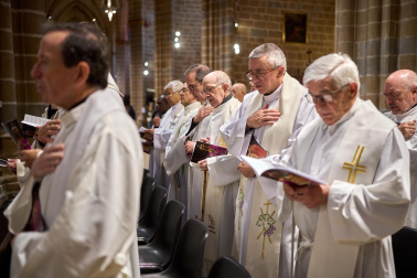 Celebración de la misa crismal en la Catedral de Pamplona