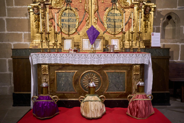 Celebración de la misa crismal en la Catedral de Pamplona