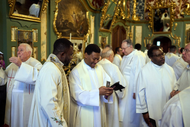 Celebración de la misa crismal en la Catedral de Pamplona
