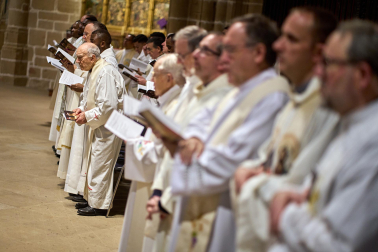Celebración de la misa crismal en la Catedral de Pamplona
