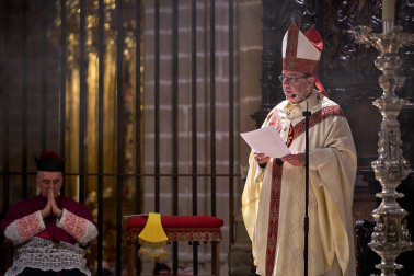 Celebración de la misa crismal en la Catedral de Pamplona