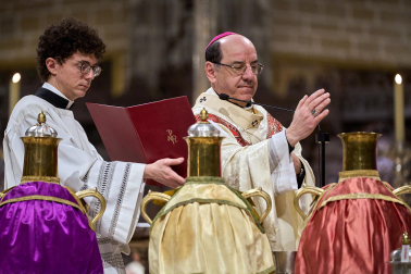 Celebración de la misa crismal en la Catedral de Pamplona