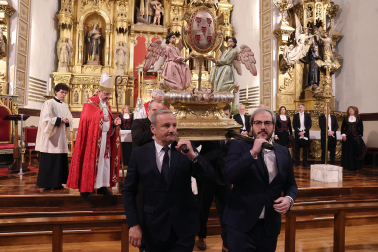 Fotos de la procesión de las Cinco Llagas en Pamplona 2026