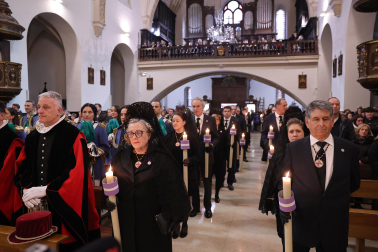 Fotos de la procesión de las Cinco Llagas en Pamplona 2026