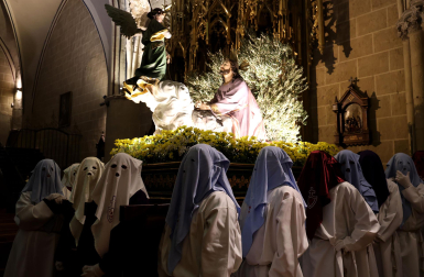 Fotos de la procesión de la Oración en el Huerto el Jueves Santo en Estella