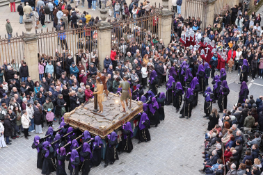 Fotos de la procesión de Viernes Santo en Pamplona