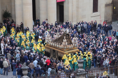 Fotos de la procesión de Viernes Santo en Pamplona