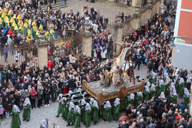 Fotos de la procesión de Viernes Santo en Pamplona