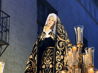 Imagen de La Dolorosa, a su paso por San Cernin