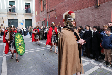 Fotos de la procesión de Viernes Santo en Pamplona