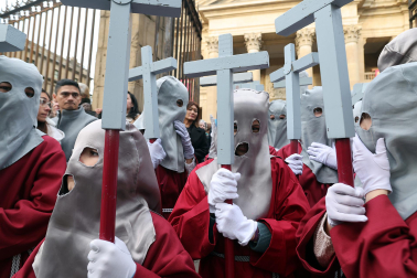 Fotos de la procesión de Viernes Santo en Pamplona