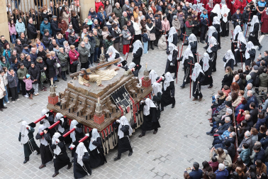 Fotos de la procesión de Viernes Santo en Pamplona