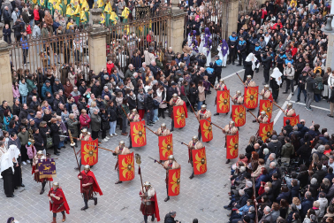 Fotos de la procesión de Viernes Santo en Pamplona