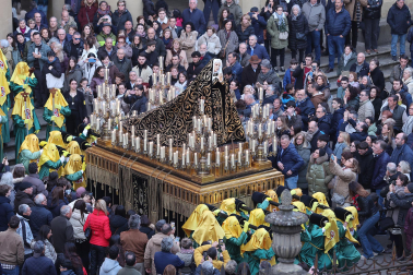 Fotos de la procesión de Viernes Santo en Pamplona