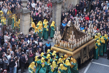 Fotos de la procesión de Viernes Santo en Pamplona