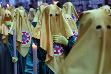 Fotos de la procesión de Viernes Santo en Pamplona