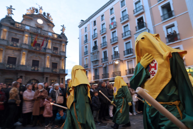 Fotos de la procesión de Viernes Santo en Pamplona