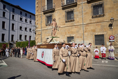 Fotos de la procesión de Domingo de Resurrección en Pamplona