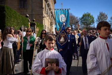 Fotos de la procesión de Domingo de Resurrección en Pamplona