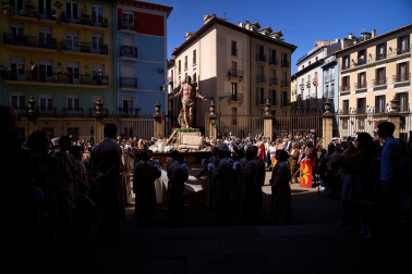 Fotos de la procesión de Domingo de Resurrección en Pamplona