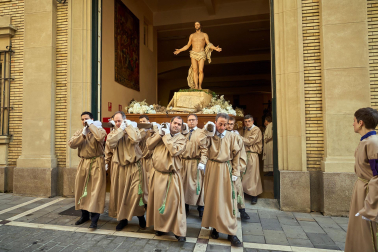 Fotos de la procesión de Domingo de Resurrección en Pamplona