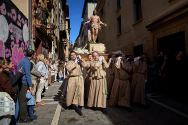 Fotos de la procesión de Domingo de Resurrección en Pamplona