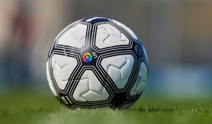 Detalle del balón con el que se disputará la Jornada 31