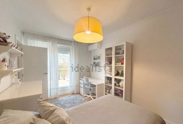 Segundo dormitorio con acceso a la terraza