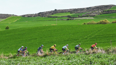 Los siete corredores escapados en la segunda etapa de la Itzulia