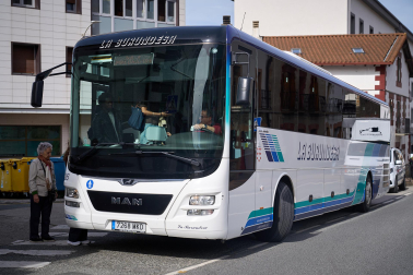 Fotos del nuevo servicio de autobús a demanda para Basaburua