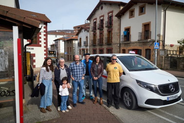 Fotos del nuevo servicio de autobús a demanda para Basaburua