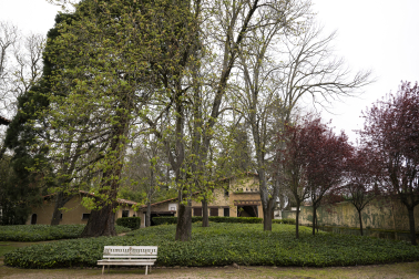 *A: Irati Aizpurua San Román *F: 30-03-26 *T: Entrevista con Joaquin Ausejo, propietario. Van a hacer un hotel. *L: Villa Adriana, Beloso Alto.