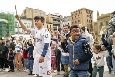 Foto de la jornada festiva organizada por la Asociación Navarra de Autismo (ANA) en la Plaza del Castillo