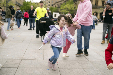 Foto de la jornada festiva organizada por la Asociación Navarra de Autismo (ANA) en la Plaza del Castillo