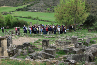 Las excavaciones de Santa Criz en Eslava con la sociedad de estudios históricos de Navarra