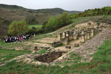 Las excavaciones de Santa Criz en Eslava con la sociedad de estudios históricos de Navarra
