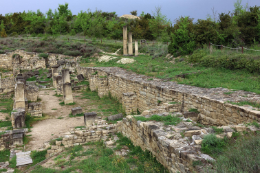 Las excavaciones de Santa Criz en Eslava con la sociedad de estudios históricos de Navarra